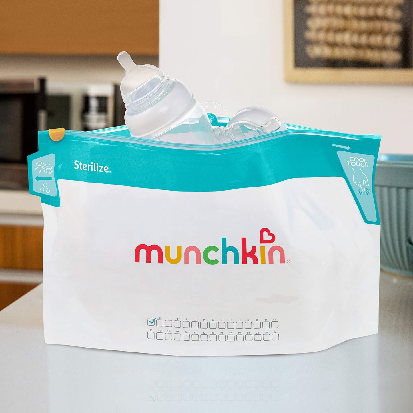 Munchkin Cool Touch Microwave Steriliser Bags, Baby Bottle Teat & Dummy Steriliser, 6 Reusable Cold Water Sterilising Unit Alternative, Baby Essentials, Newborn Essential Mini Travel