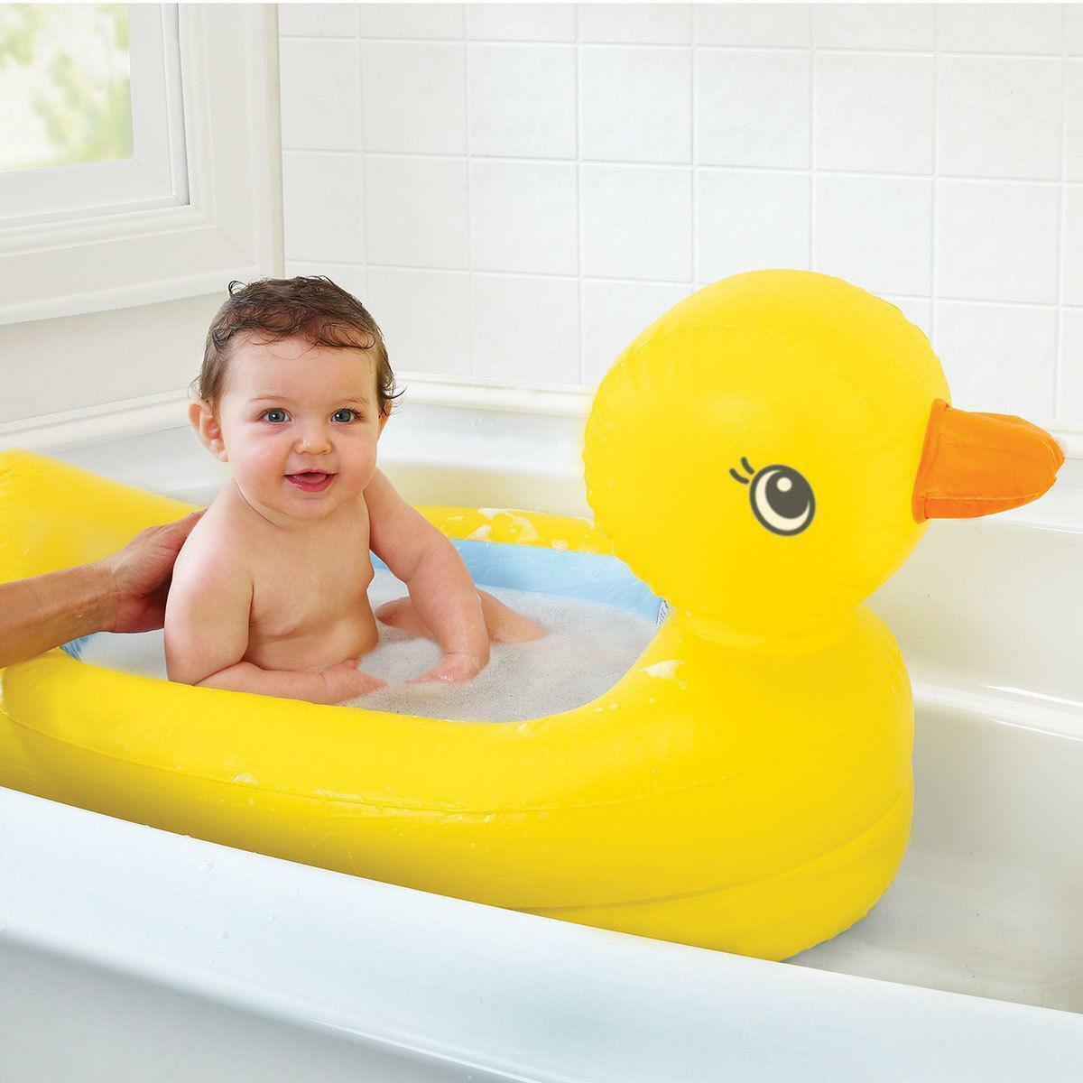 Munchkin White Hot Inflatable Baby Bath Duck Tub, suitable for alternative to larger paddling pools for small children, babies or toddlers. Ideal Baby Bath for traveling or for use at home.
