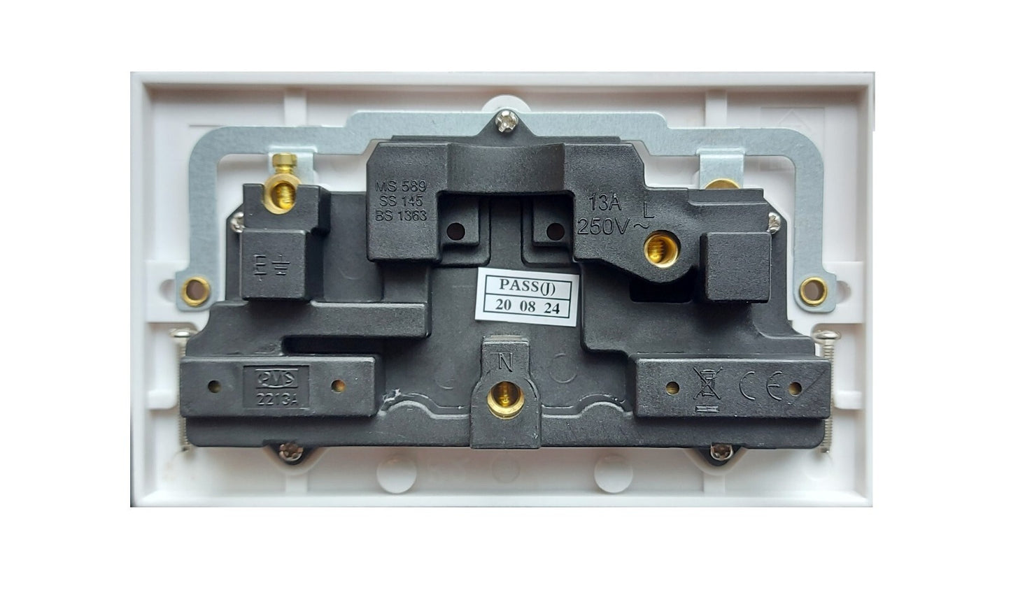 Double Switched Electric Socket Mains Wall Twin 2 Gang White Plug Outlet 13AMP