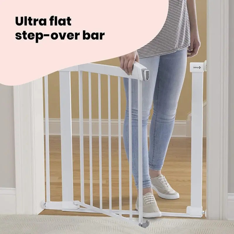 Safety 1st Secure Tech Flat Step Metal Gate Thin Step Over Bar 73 to 80 cm White Safety 1st