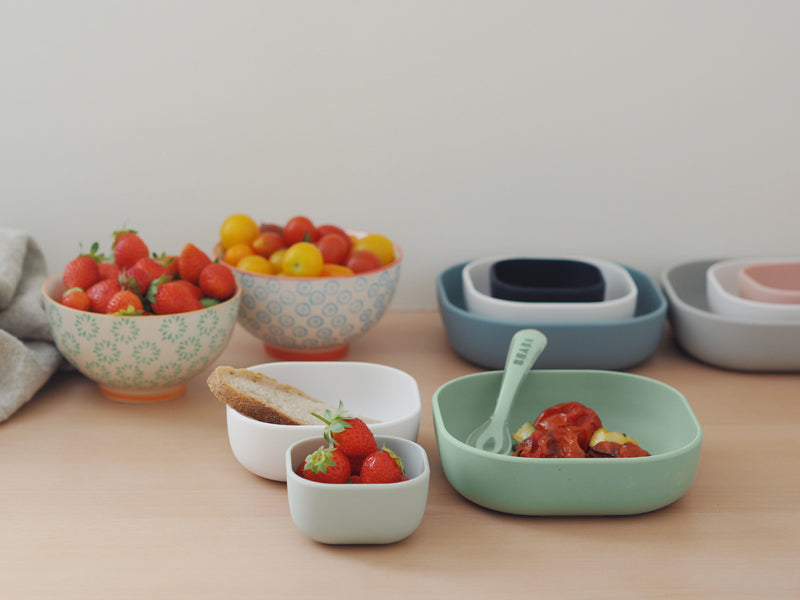 Béaba Set of 3 Silicone Bowls (Sage green/Cotton/Misty green) Baby Products Wholesaler